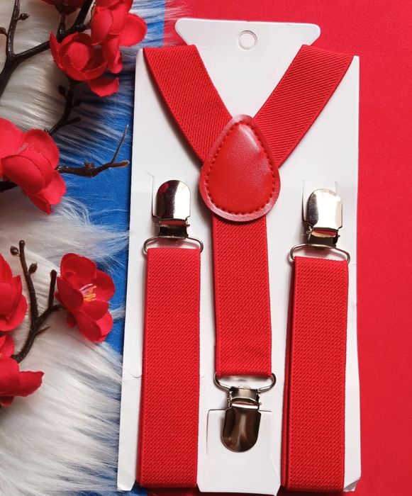 Czerwone szelki dziecięce