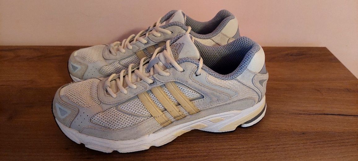 Оригінальні кроссовки Adidas Response GZ1562