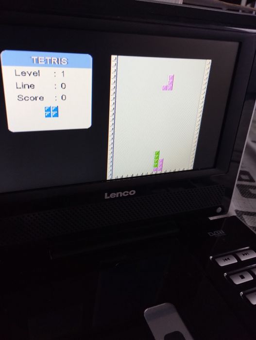 7 calowy przenośny odtwarzacz dvd z usb 12v i 230 v zasilac