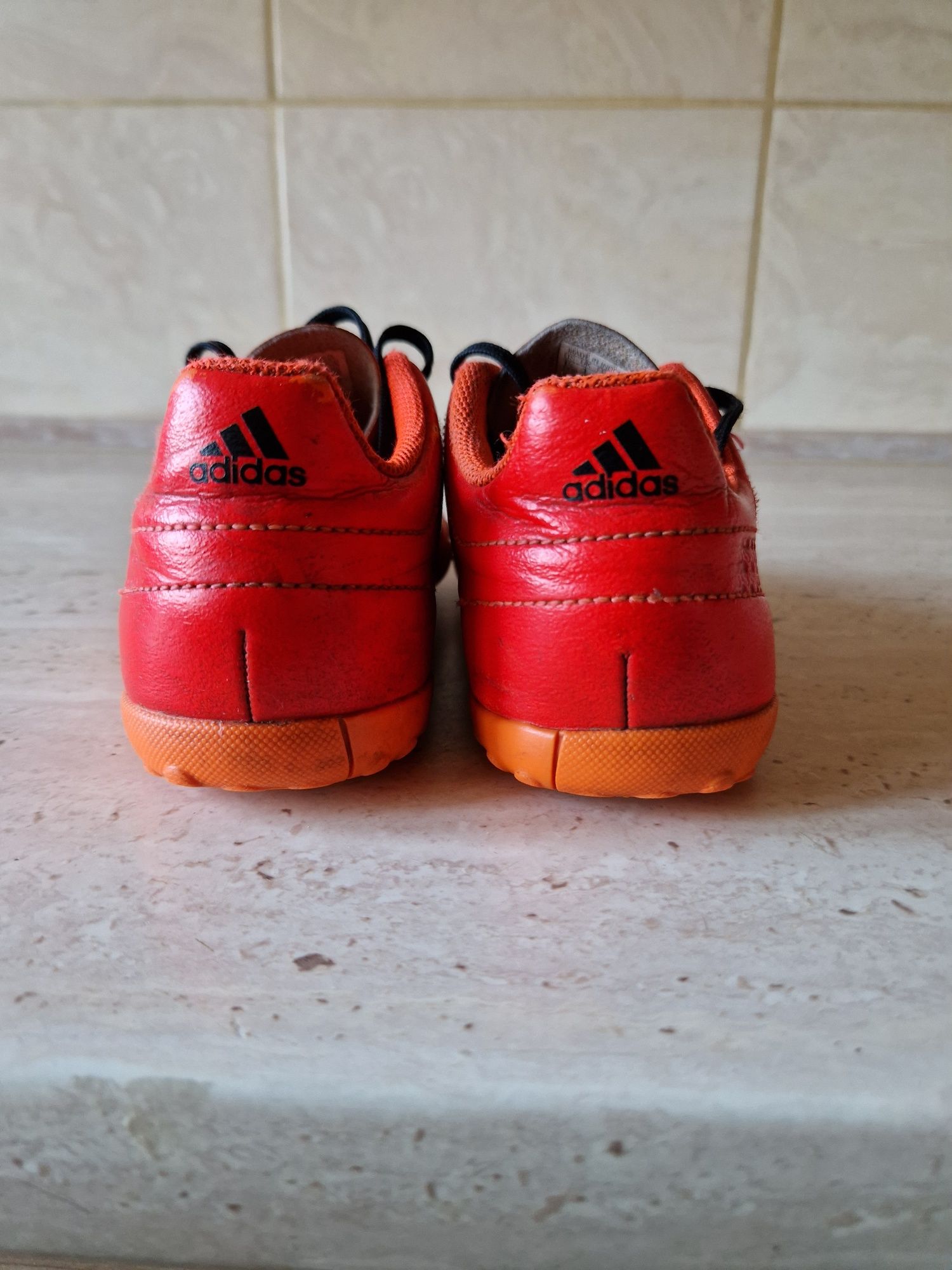 Halówki adidas r 33