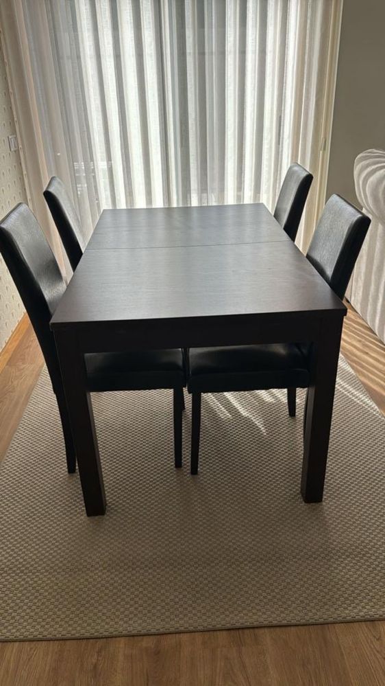 Mesa Ikea BJURSTA mais 4 cadeiras