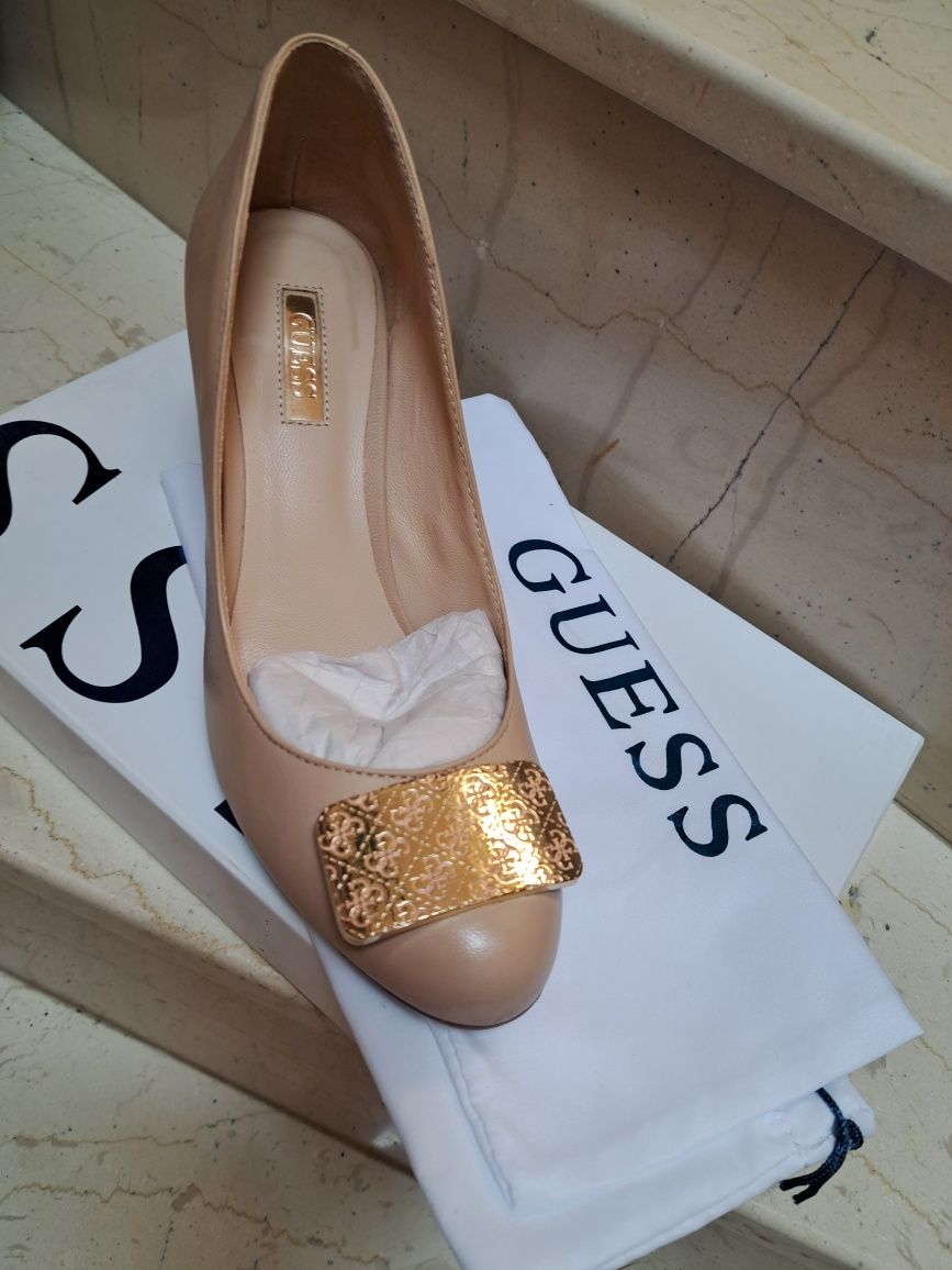 Buty Guess szpilka