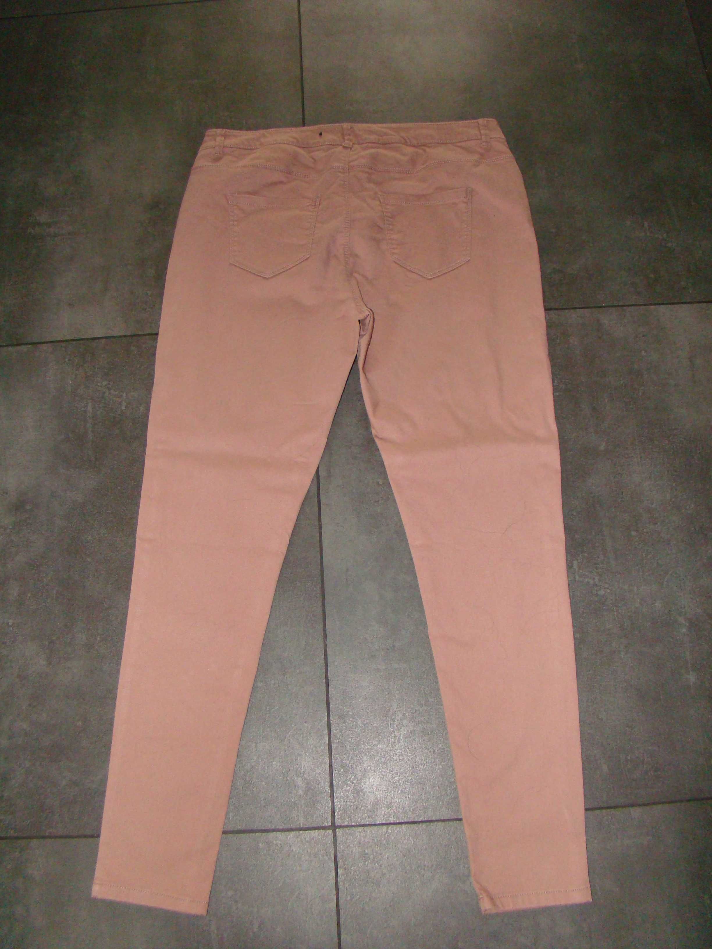 Fajne damskie spodnie marki Primark roz 16