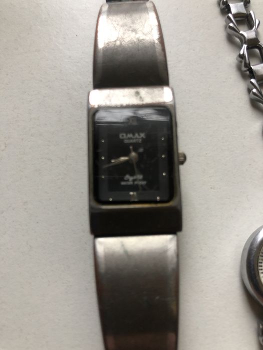 Годинники наручні в неробочому стані