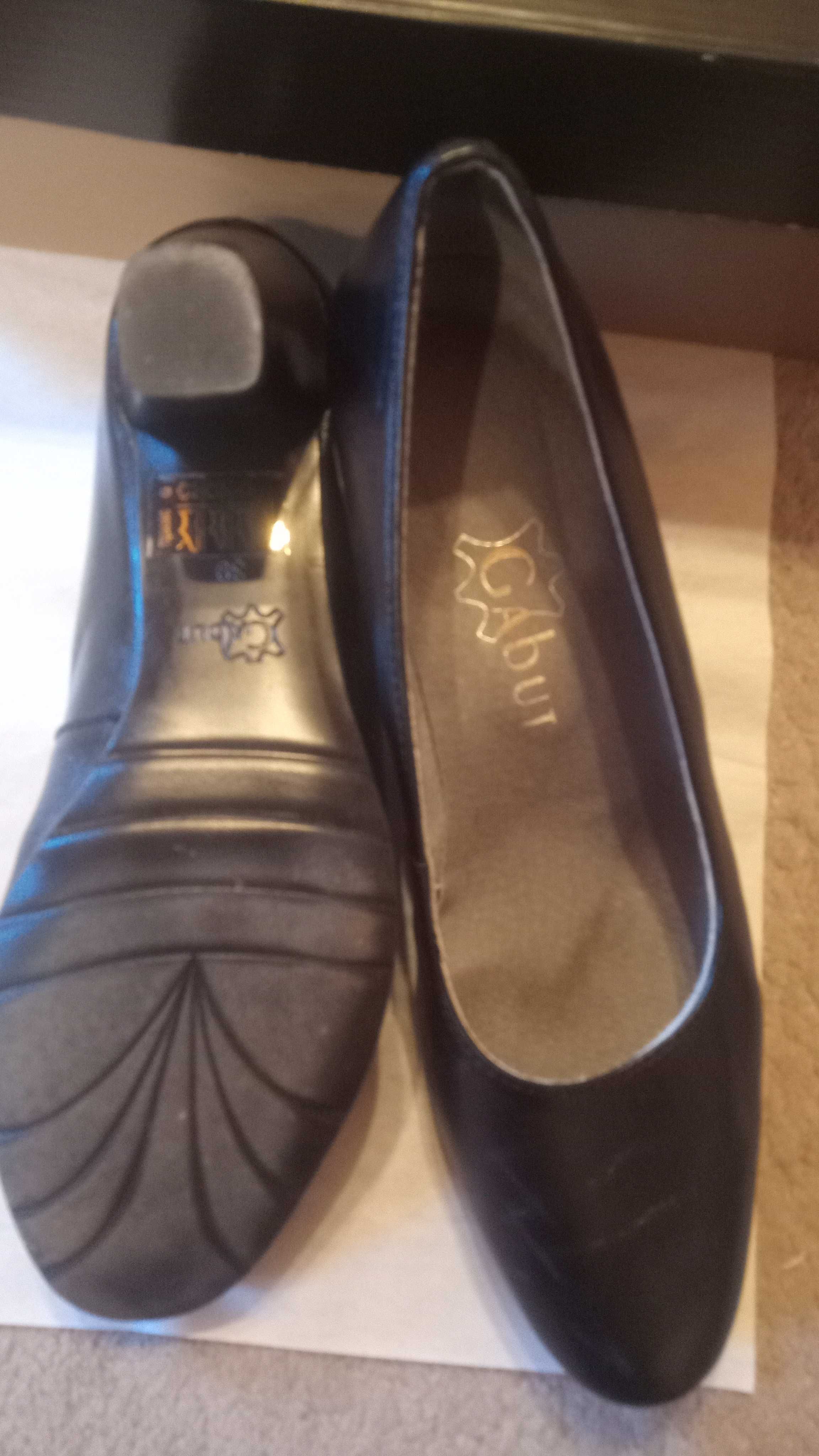 Skórzane buty damskie rozm 39 Gabut