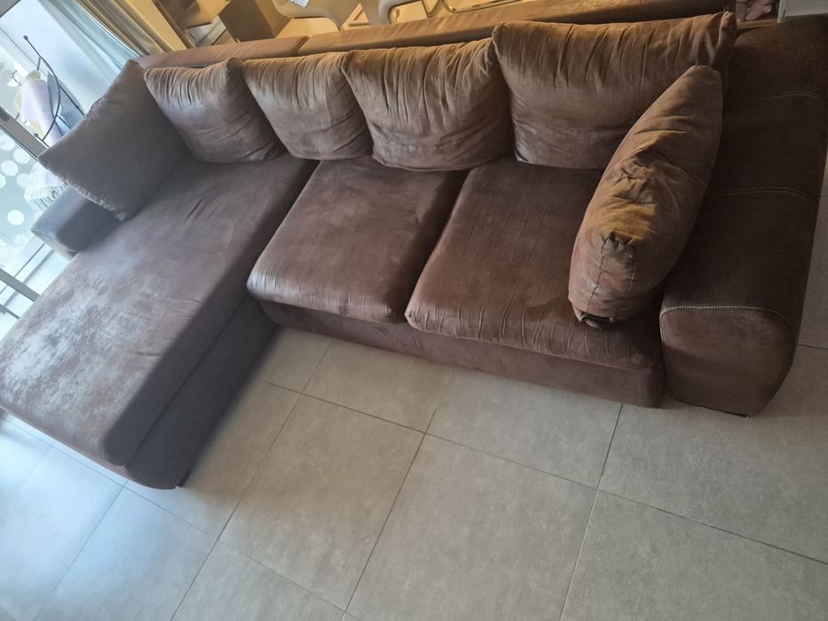 Sofa cama de canto, em pele
