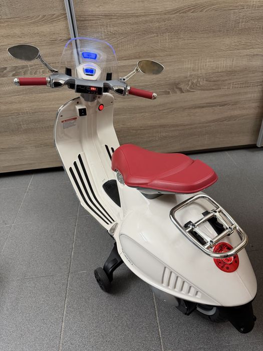 Scotter  Vespa para criança
