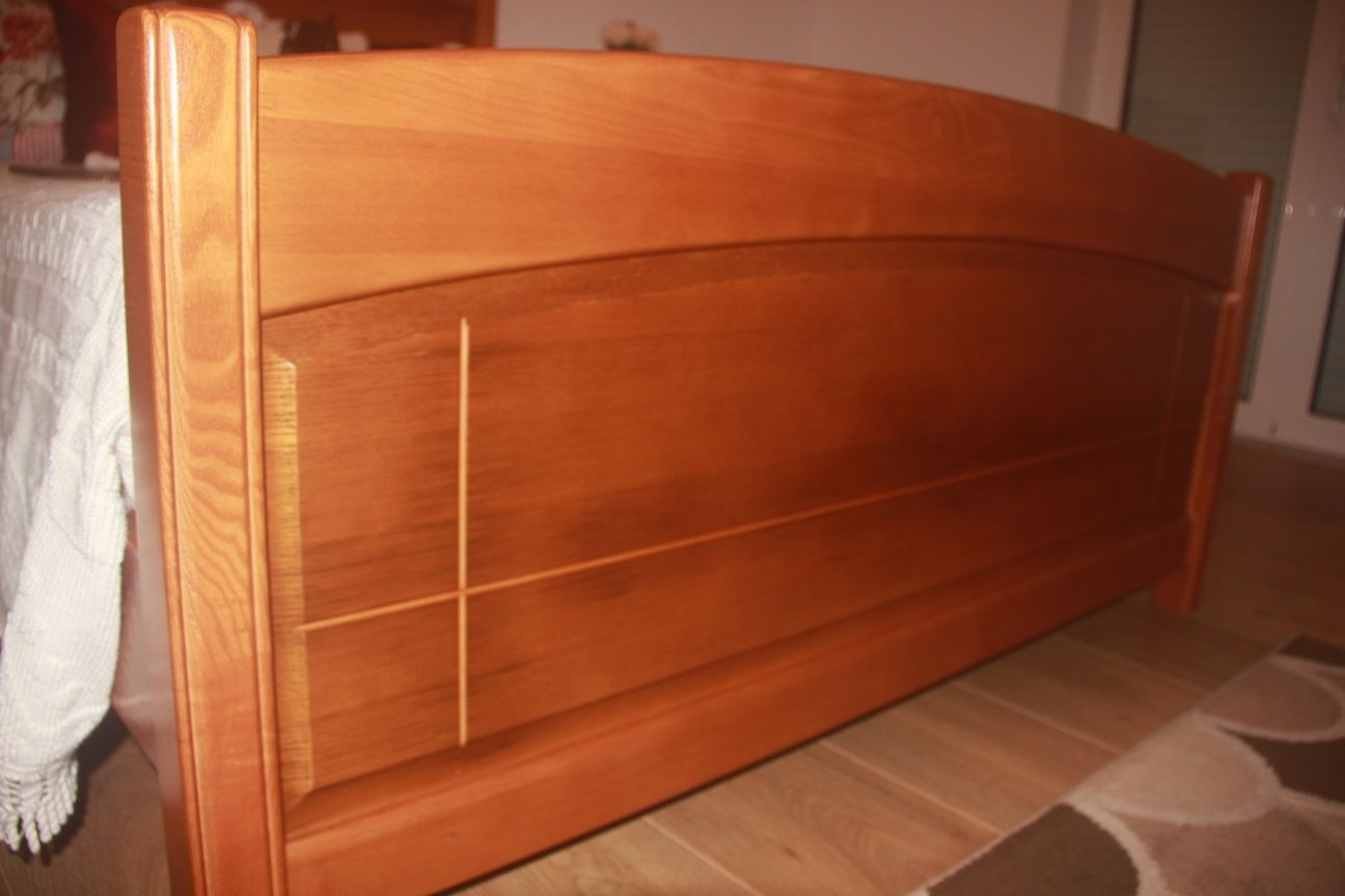 Cama de casal e estrado
