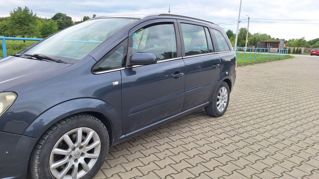 Opel Zafira 2006r.1.9 CDTI 120km. 7 os.