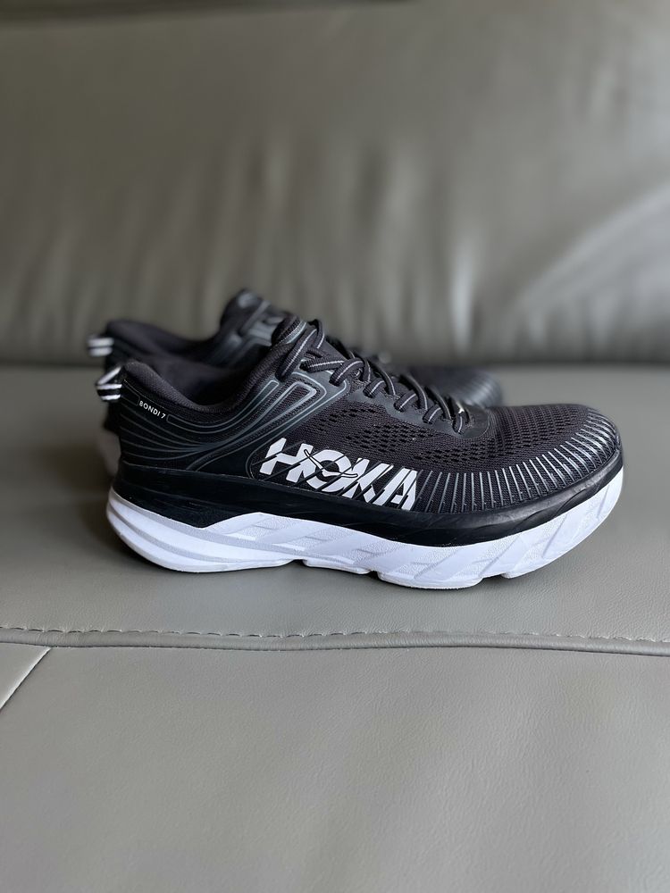 Продам кросівки Hoka