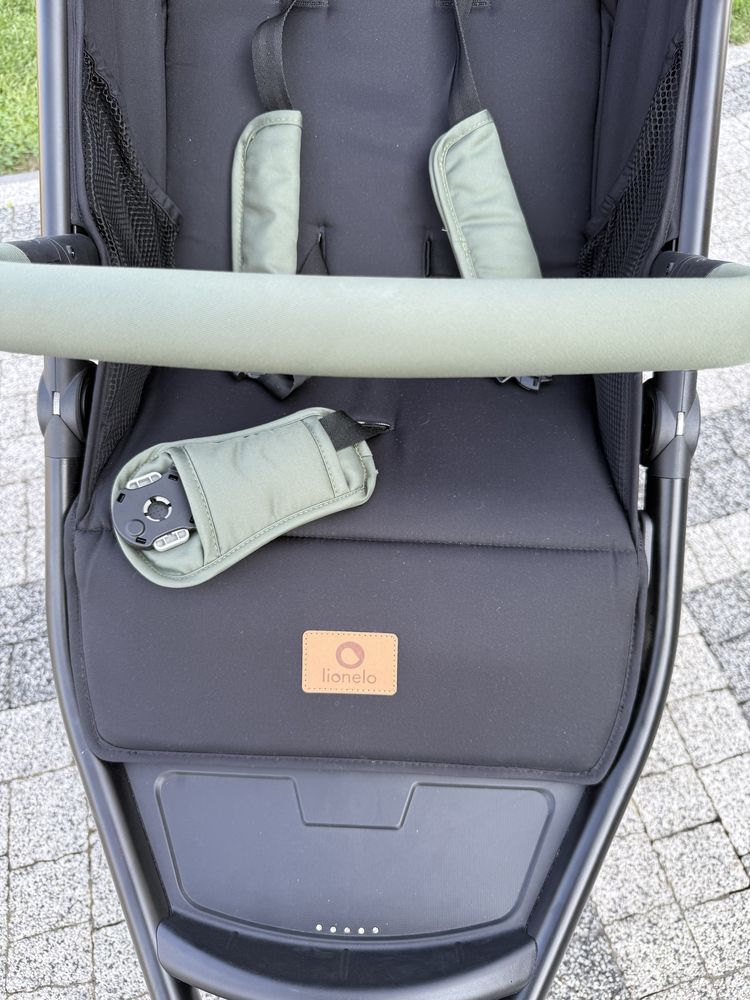 Wózek spacerówka Lionelo Azura