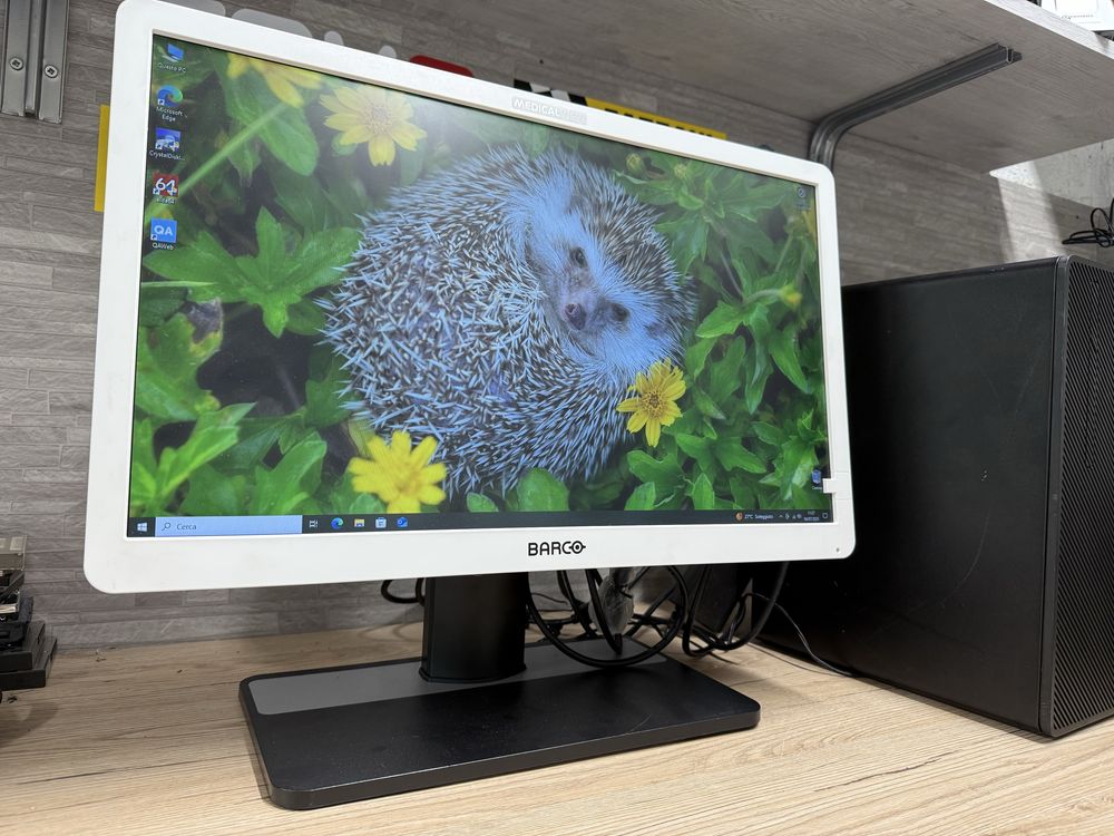 Монітор медичний Barco Eonis MDRC-2222 Full HD 1080P 22" 2MP Clinical
