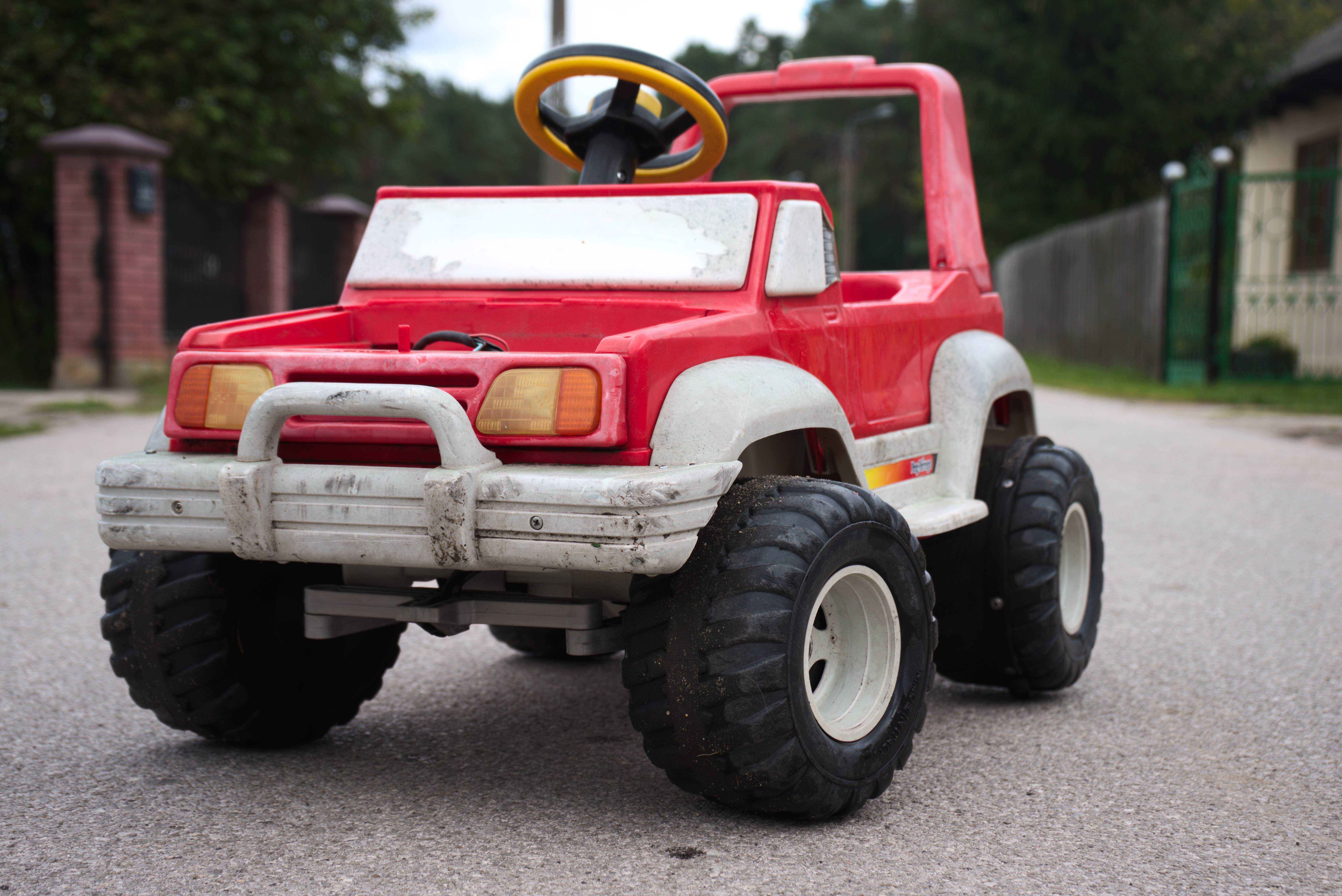 Jeep PegPerego samochód na akumulator dla dziecka nowy silnik