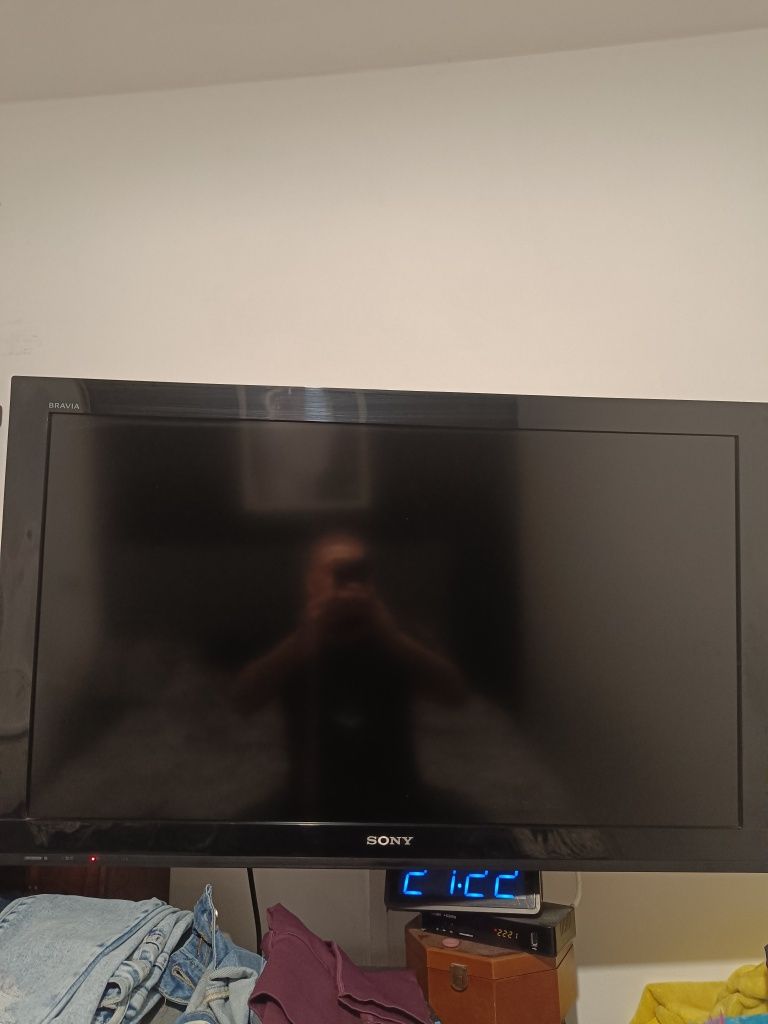 Telewizor Sony 40 cali + dekoder DVB-T+wieszak