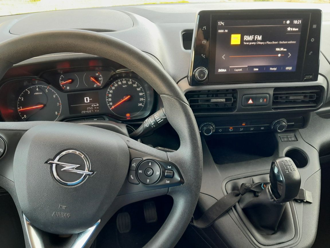 Sprzedam Opel Combo z 2020 1.5 hdi max długi . Bogata wersja tempomat