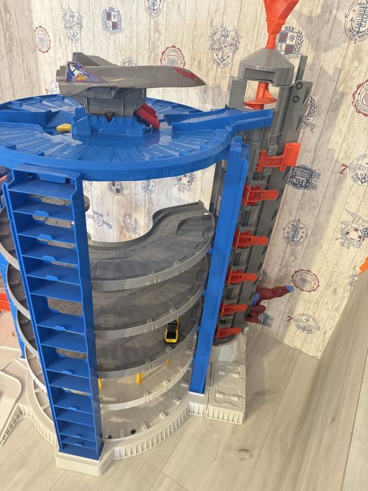 Трек Hot Wheels Гараж-гигант (FDF25), Трек мега гараж Хот виллс