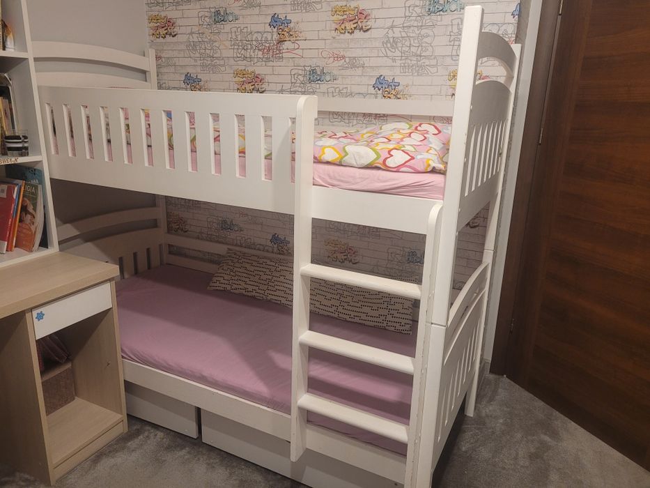Łóżko piętrowe drewniane