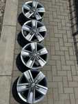 Продам оригінальні диски на vw т5 т6 r17/5/120