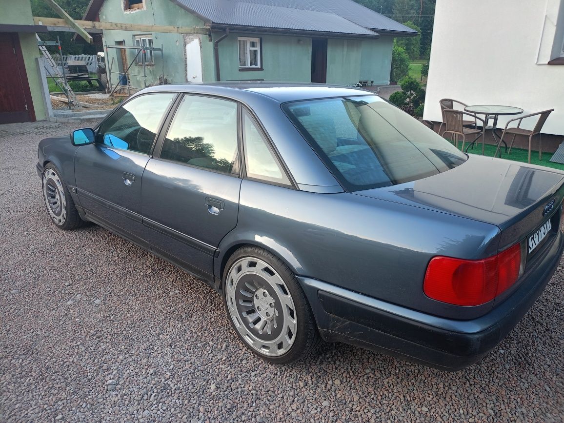 Audi 100 c4 quattro sedan