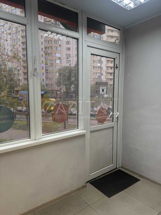 Продаж комерційного приміщення, 65м2, ФАСАД, Київ