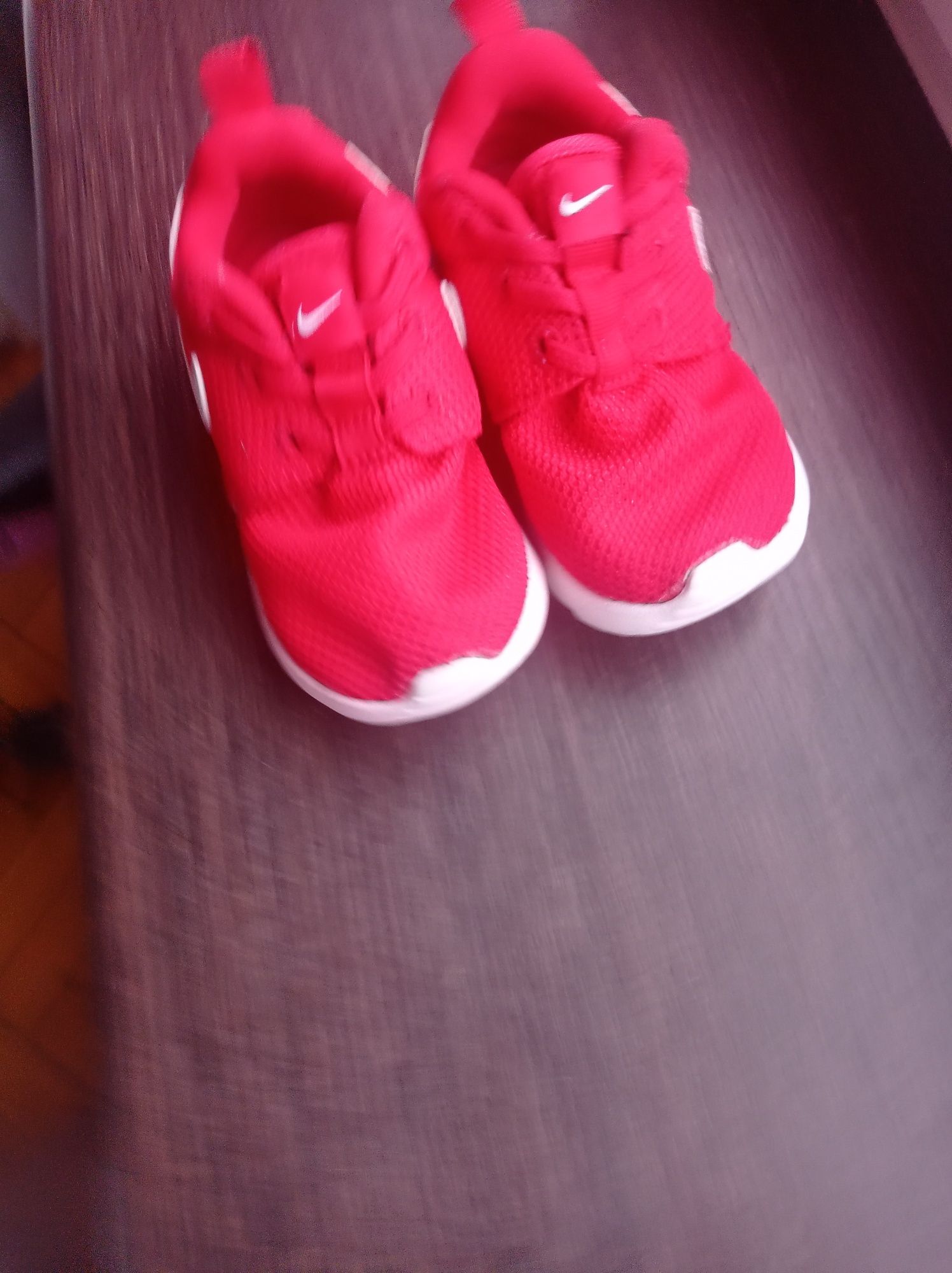 Buty dziecięce Nike czerwone 22 rozmiar 13 cm
