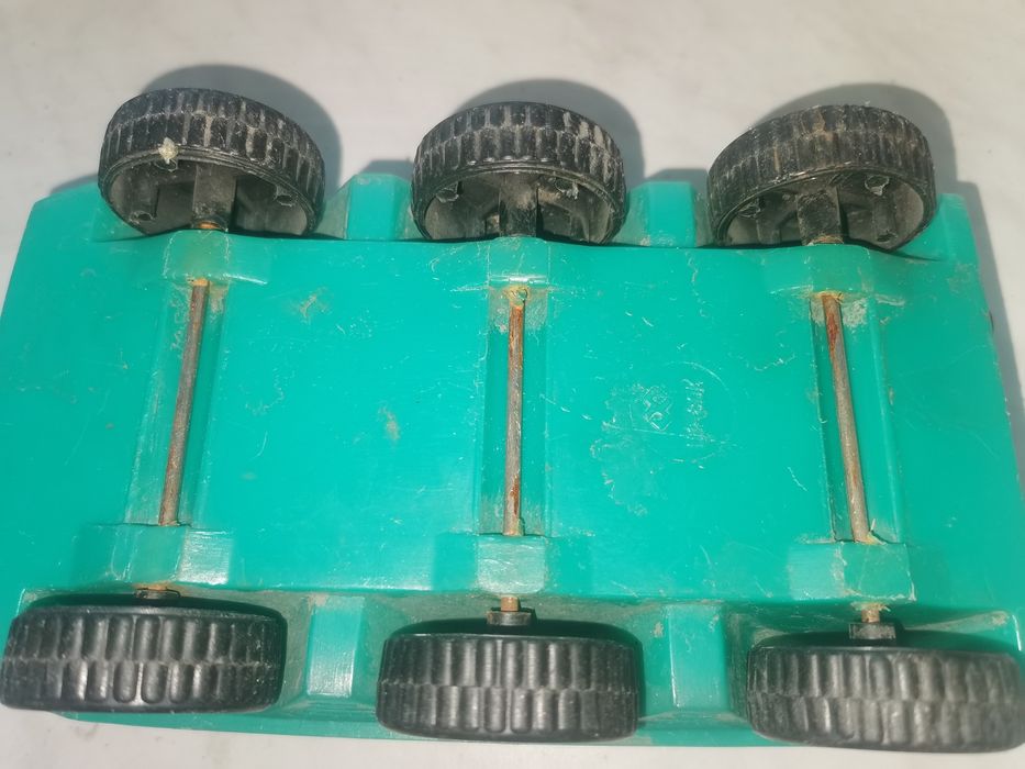 Редкие игрушки  СССР бронетранспортер и танк