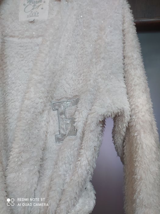 Szlafrok polarowy pluszowy świąteczny błyszczący rozmiar 40/42 L/XL