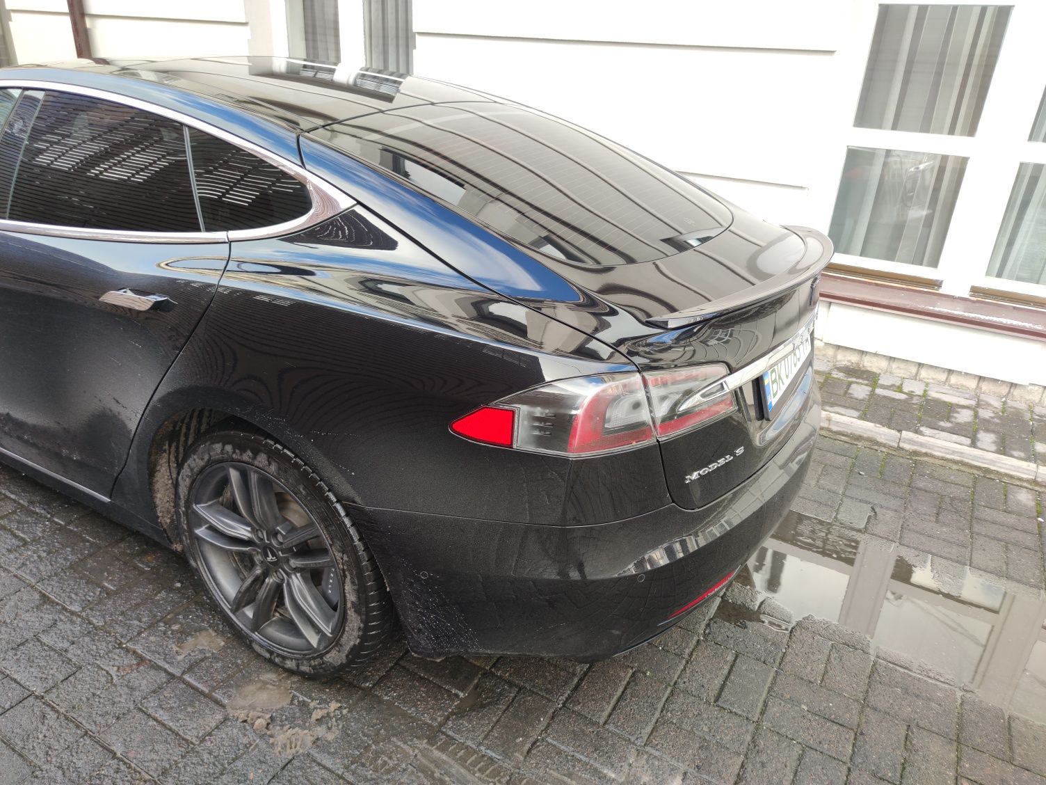 Ліп спойлер Tesla Model S під Performance MS на багажник