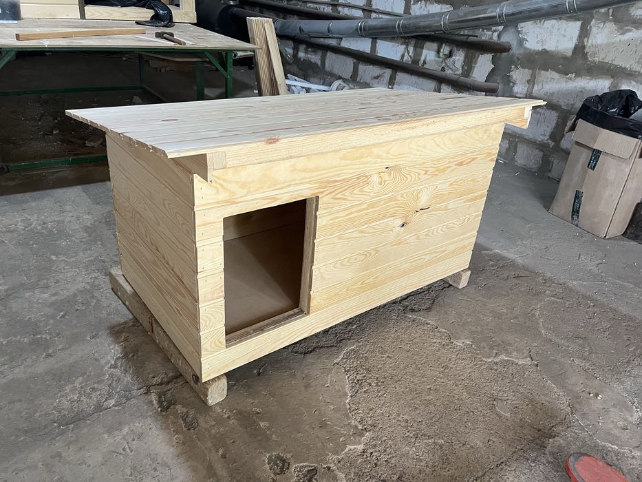 Собача будка утеплена, буда для собаки