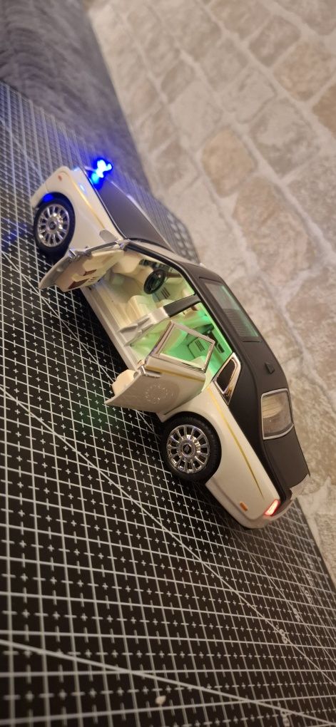Model Rolls-Royce Phantom 1:24