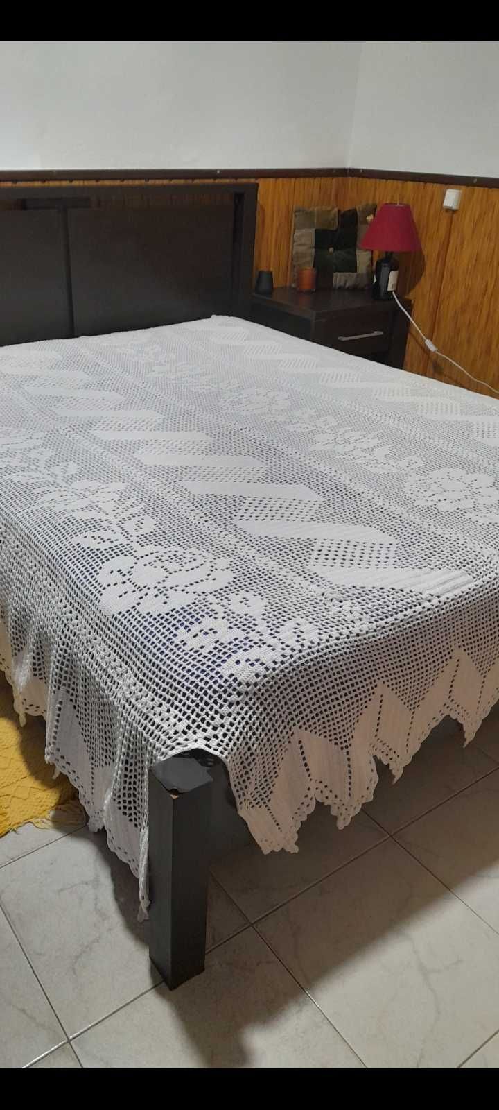 Colcha de renda para cama de casal