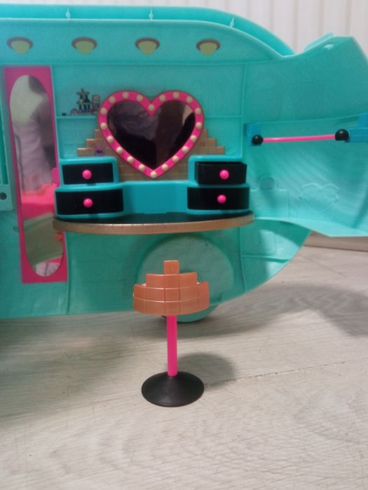 Kamper L.O.L. Suprise!