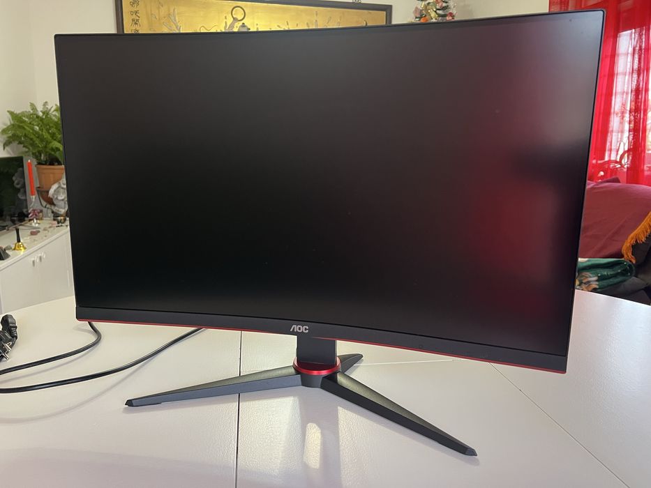 Monitor Curvo AOC C27G2ZE VA 27" FHD 16:9 240Hz FreeSync - C27G2ZE/BK