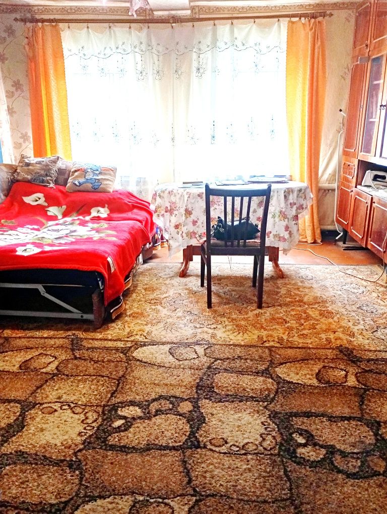 Продам будинок в районі центра Дергачі