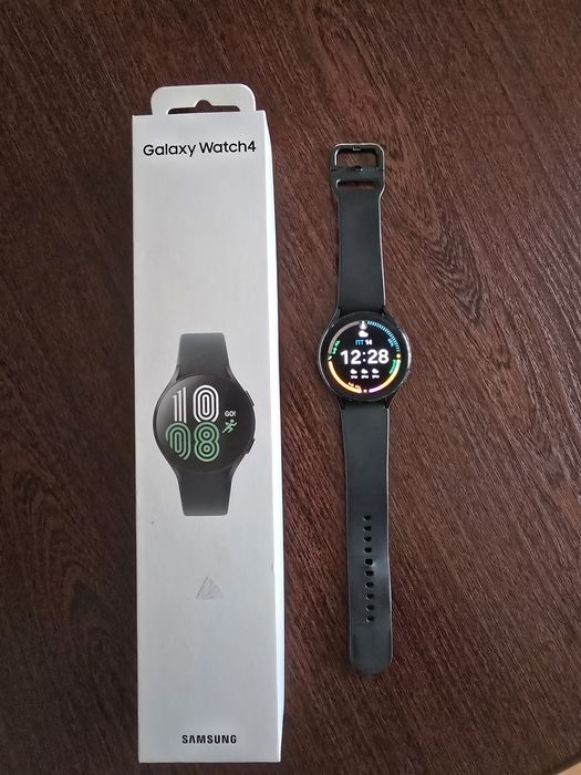 Смарт годинник Samsung Galaxy Watch 4