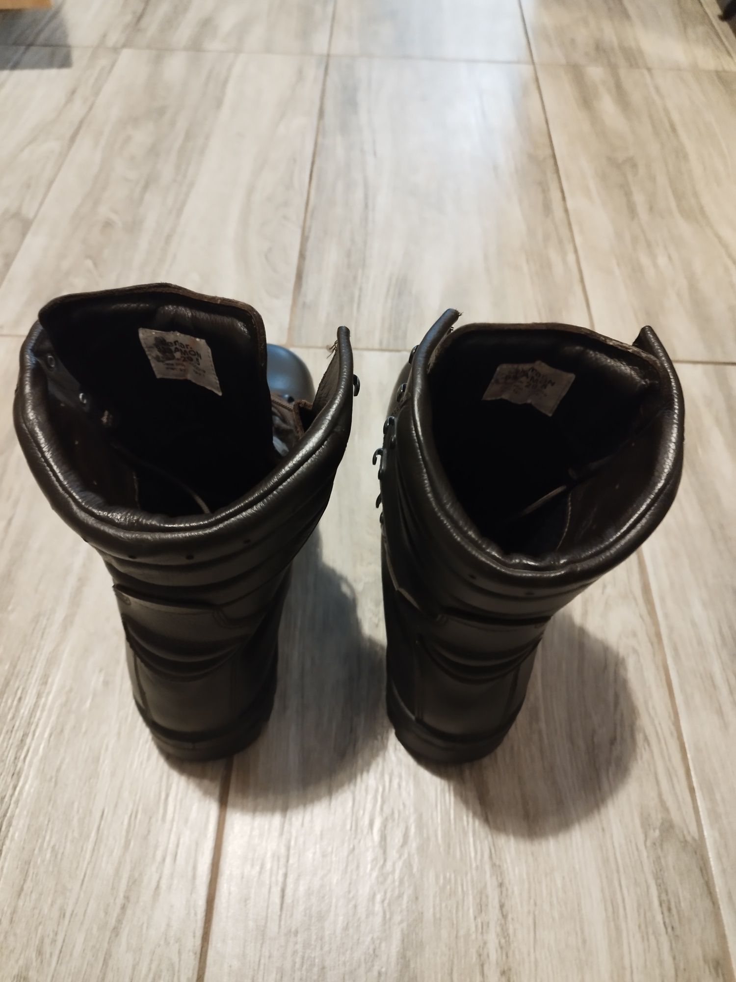Buty wojskowe zimowe. Brązowe. Wzór 933 A MON