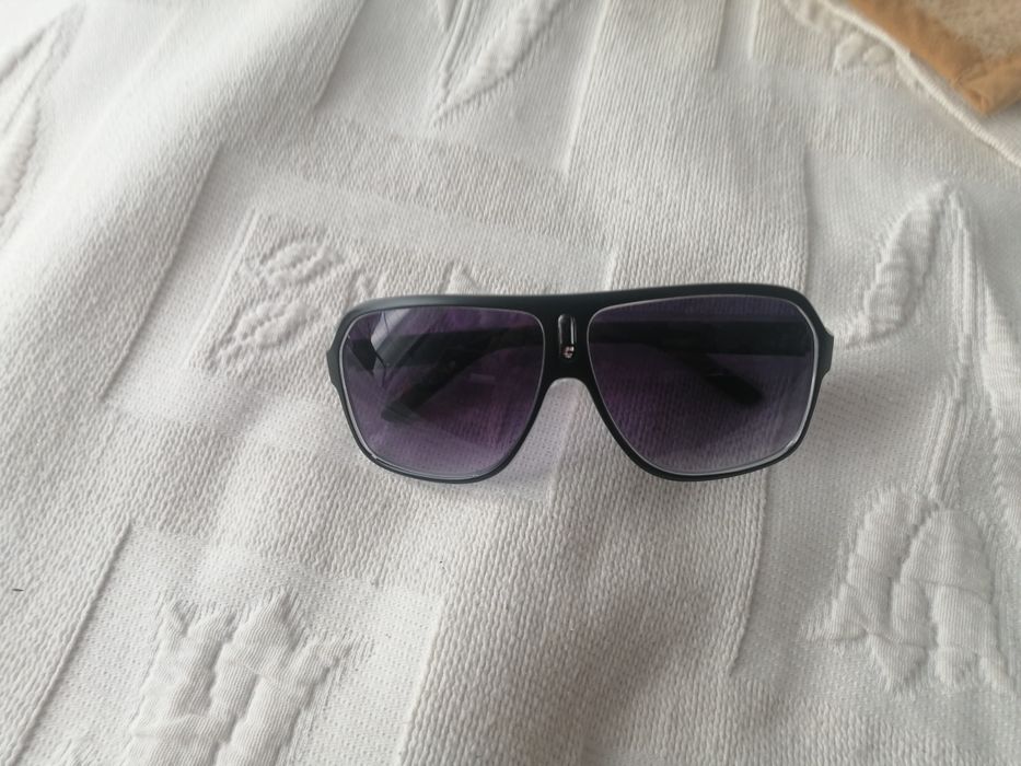 Óculos de sol Novos