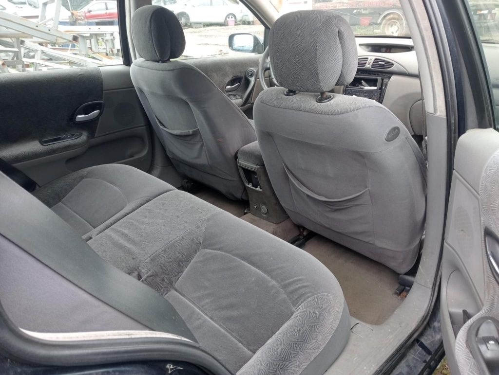 Renault Laguna 1.6 gasolina ano 2001 só peças