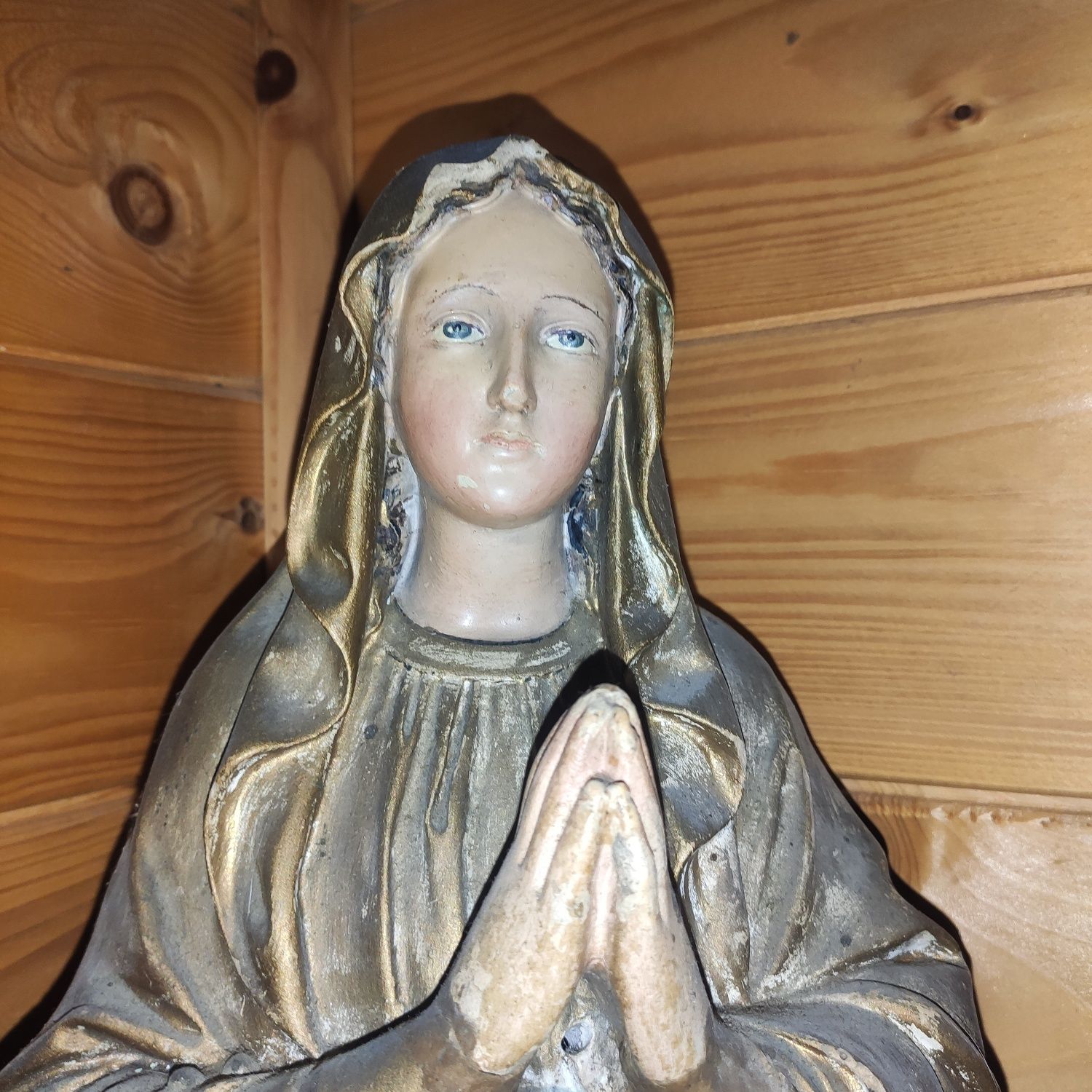 Stara figura Matki Boskiej