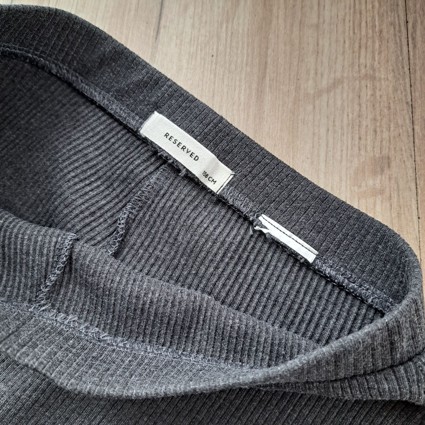 Dziewczęce legginsy spodnie rozszerzane Reserved, rozmiar 158