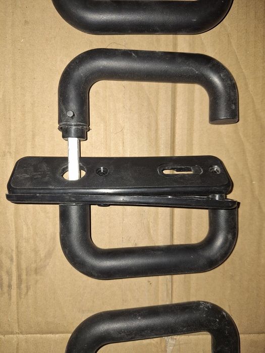 Szyld emblemat rozeta drzwi technicznych zamek patentowy lub klucz