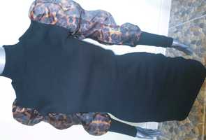 Czarna prążkowana sukienka tiulowe rękawy panterka