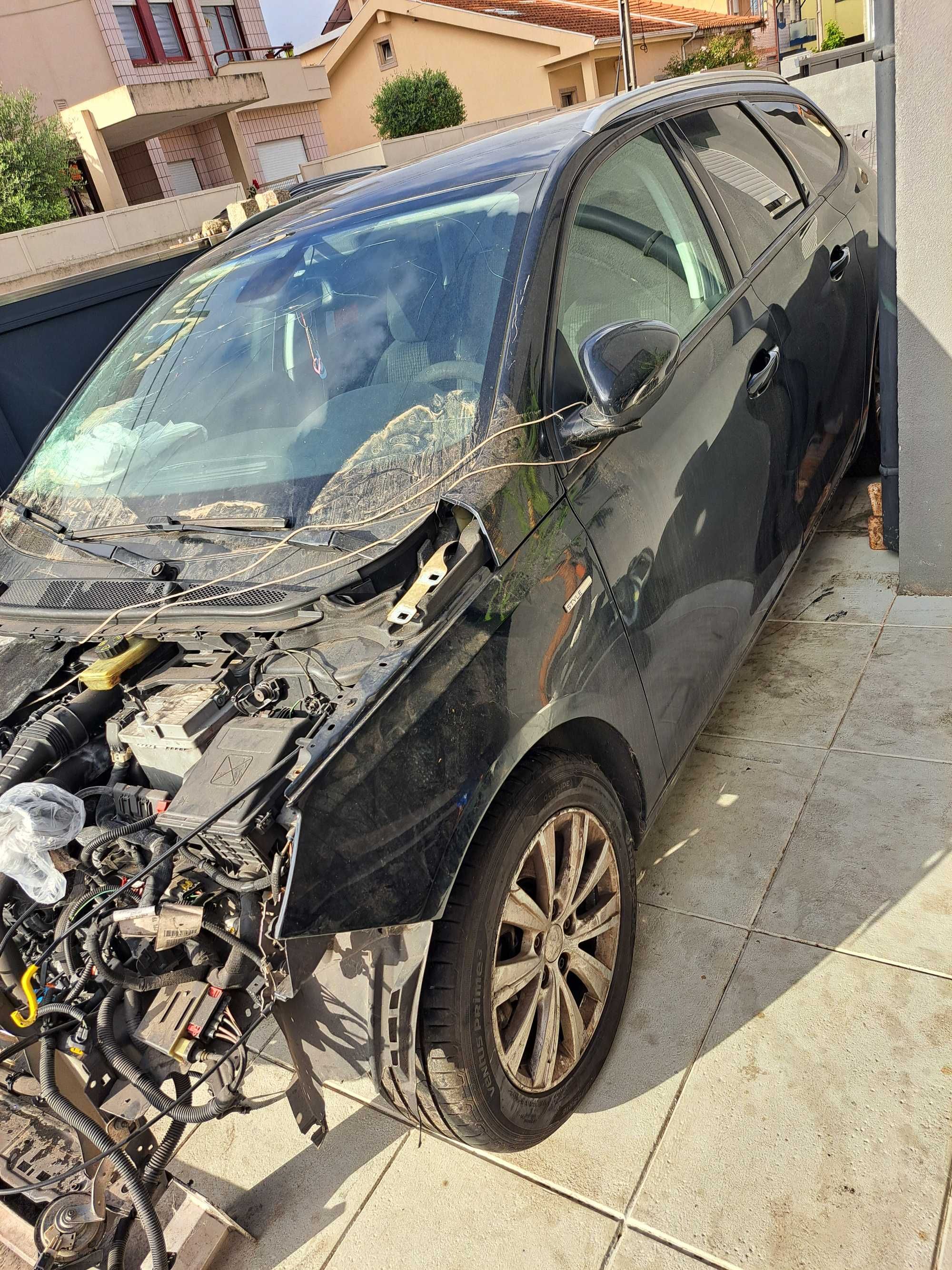 Automóvel Usado Batido