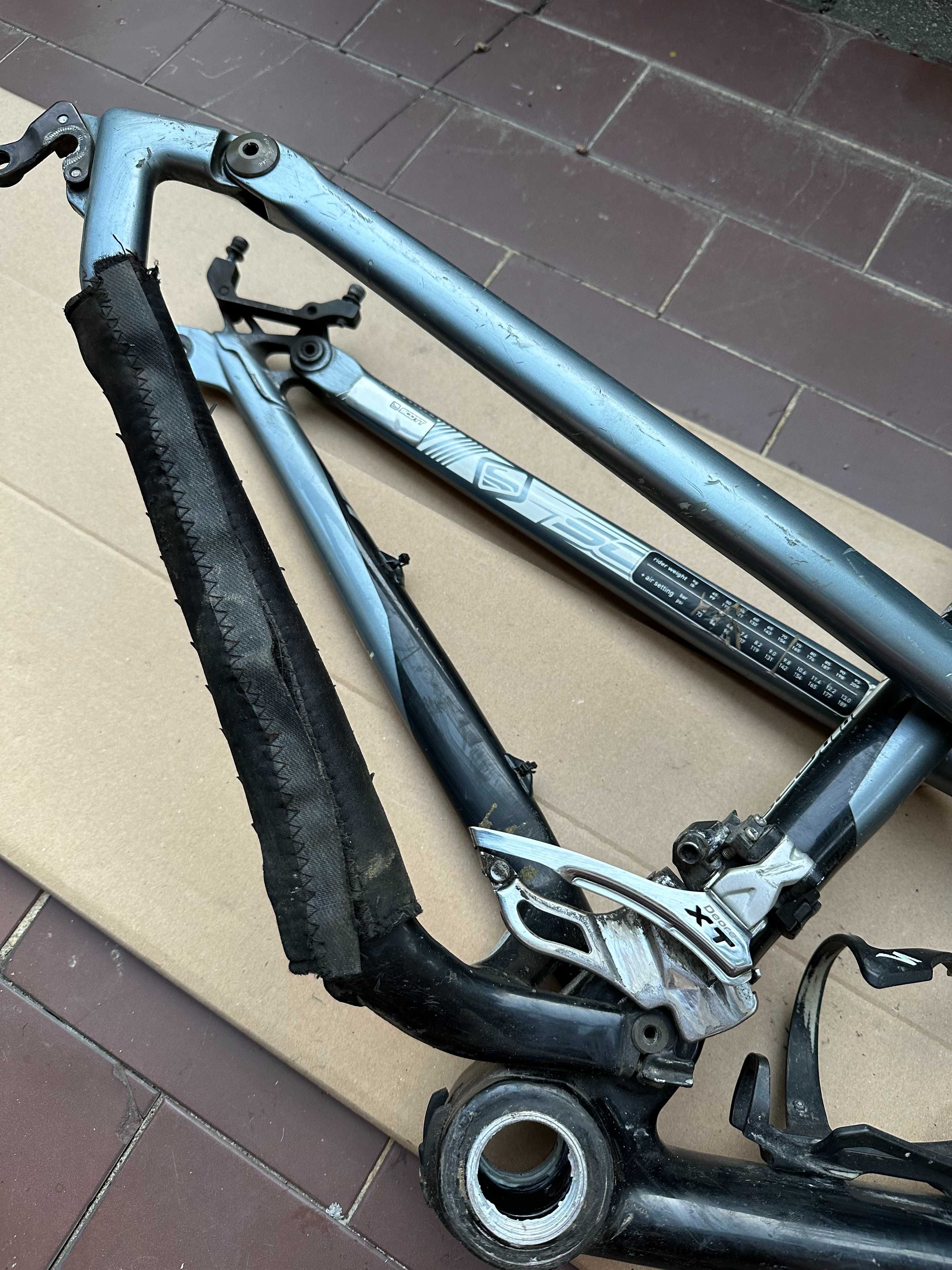 Rama SCOTT Spark Carbon 26" + Damper DT Swiss