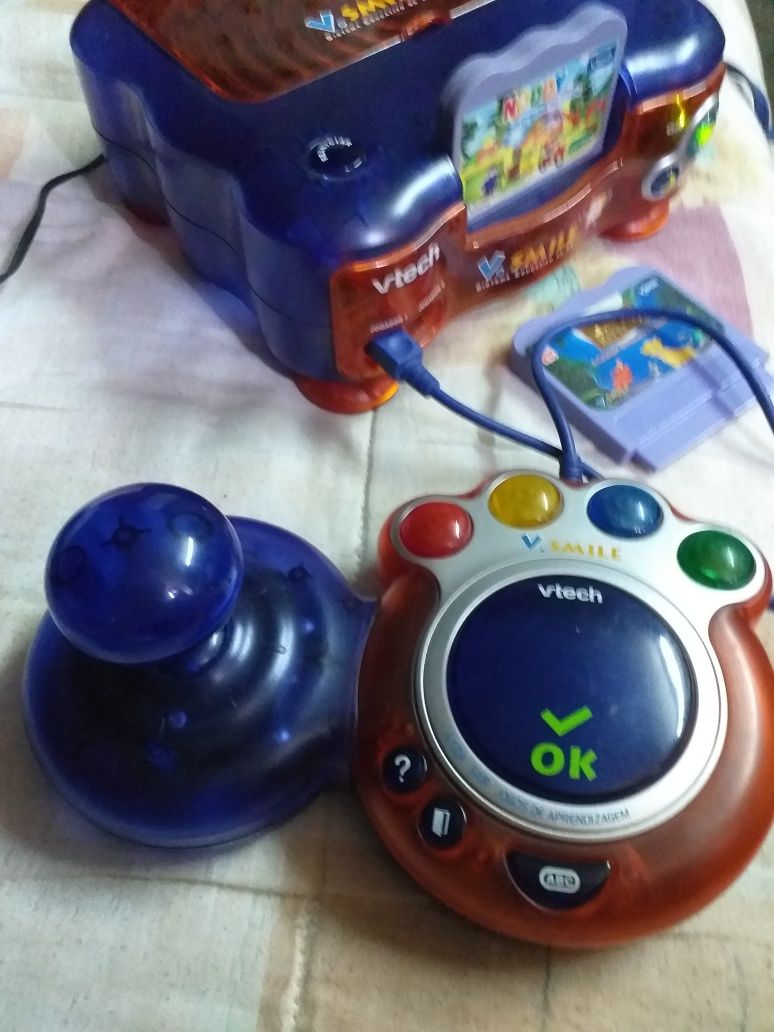 Consola para crianças (v. Smile) com comando e 2 jogos (vtech)