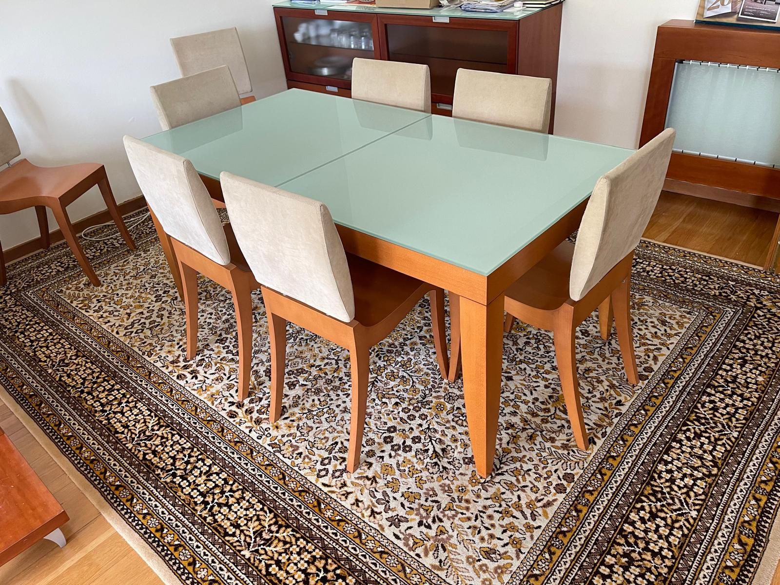 Mesa extensível com 8 cadeiras