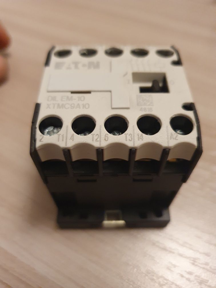 Stycznik mocy EATON model DIL EM 10 XTMC 9 A 10