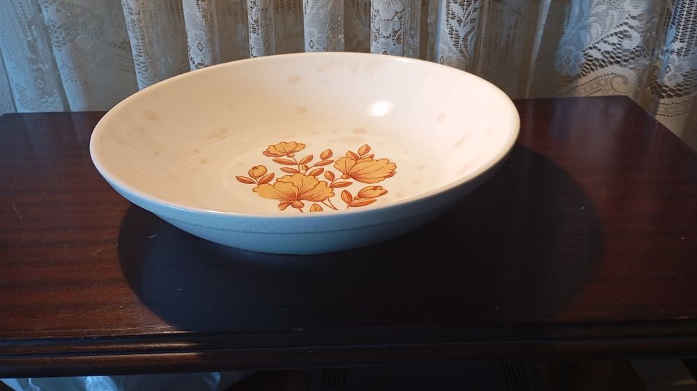 Travessa Redonda com Padrão Floral