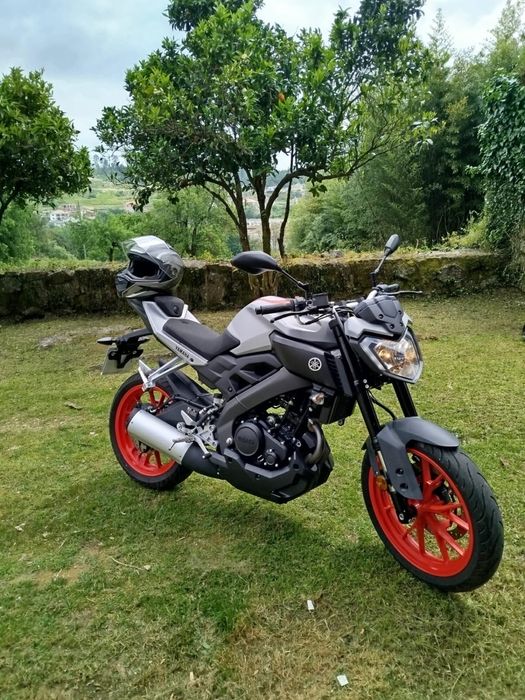 Yamaha mt 125 (como nova)