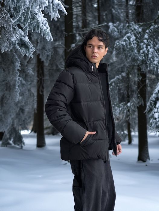 Зимняя мужская черная куртка теплая